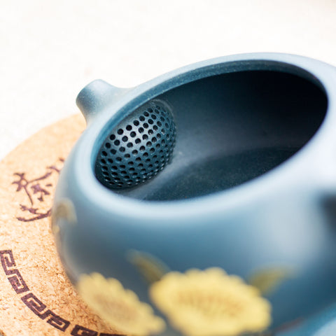 Yi Xing Tian Qing clay xishi teapot built in infuser